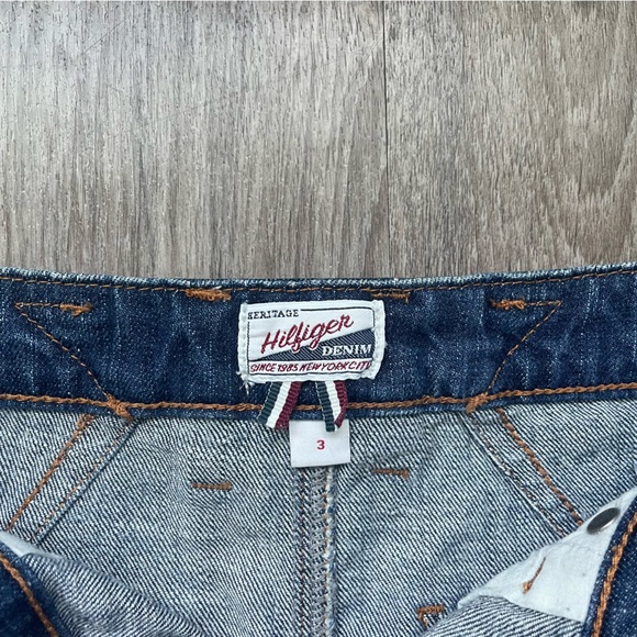 🌊Vintage Tommy Jeans skirt 🌊size 3/fits like a 24-25 🌊Great condition! - Picture 3 of 3